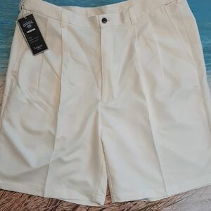 Haggar Men's 38 W Shorts White With Pleated Front